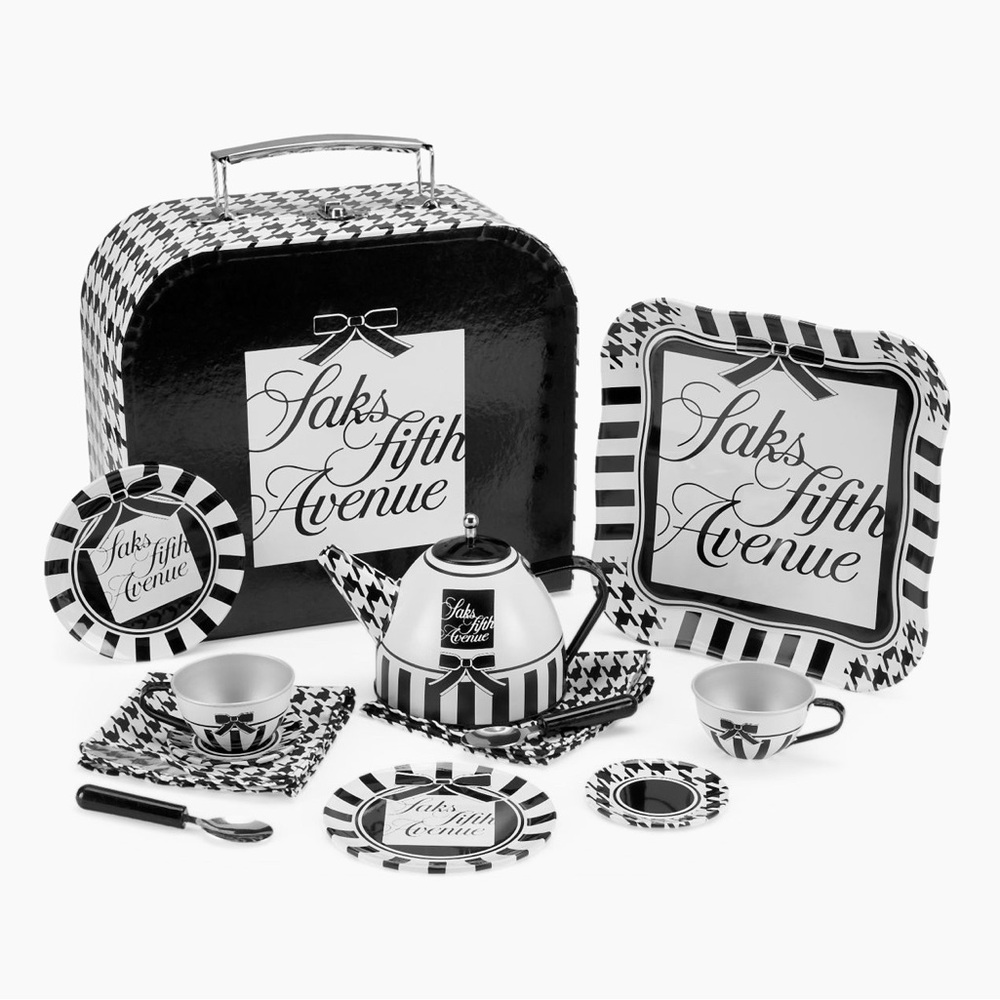 Saks Fifth Avenue YOTTOY Eloise Collection 12 Piece Kids Tin Tea Set Toy New